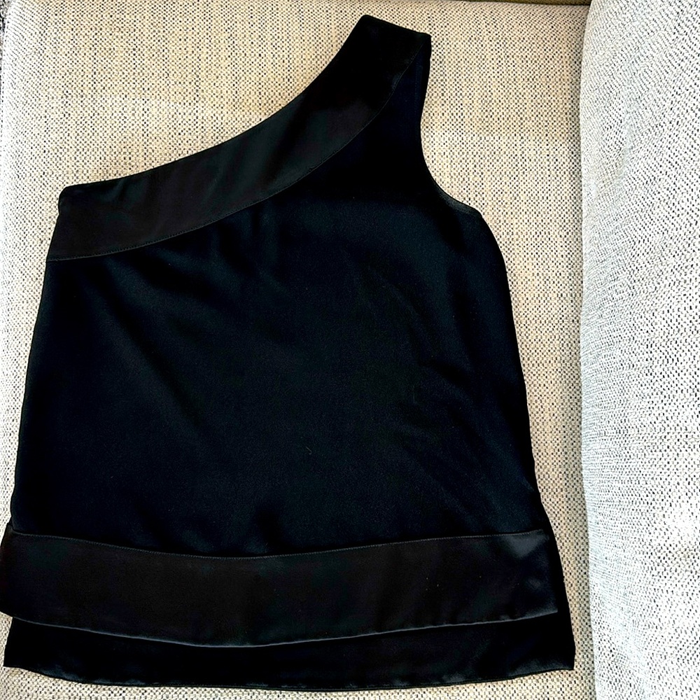 Banana Republic ladies one shoulder top. Black. Size XS.